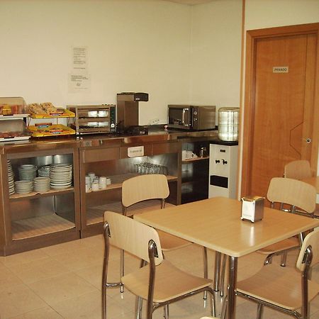 Hostal El Val อัลกาลาเดเอนาเรส ร้านอาหาร รูปภาพ