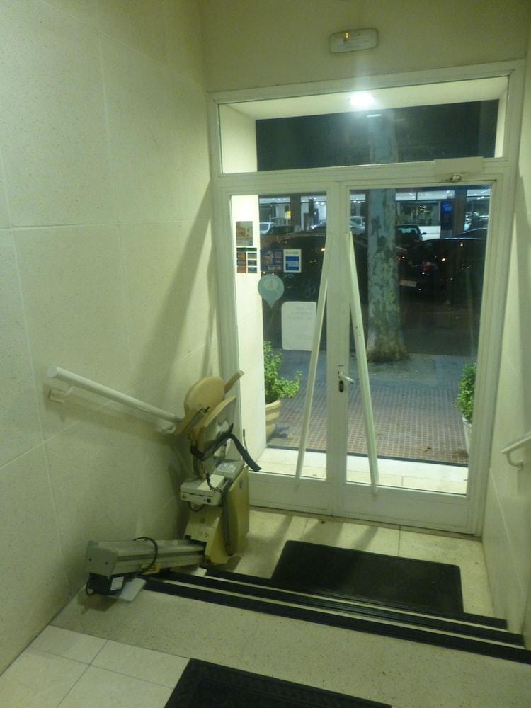 Hostal El Val อัลกาลาเดเอนาเรส ภายนอก รูปภาพ